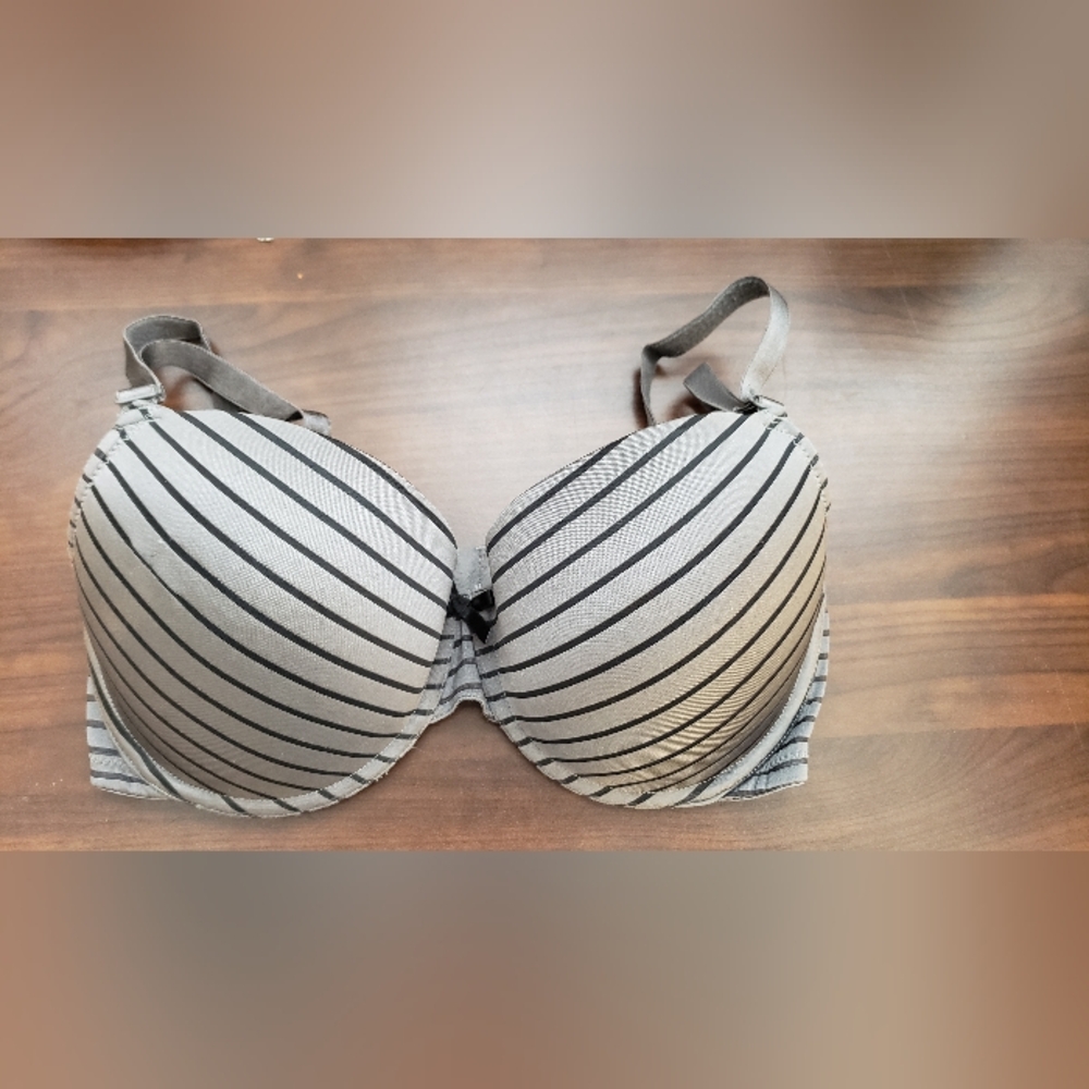 Elegant Striped Gray and Black Bra
